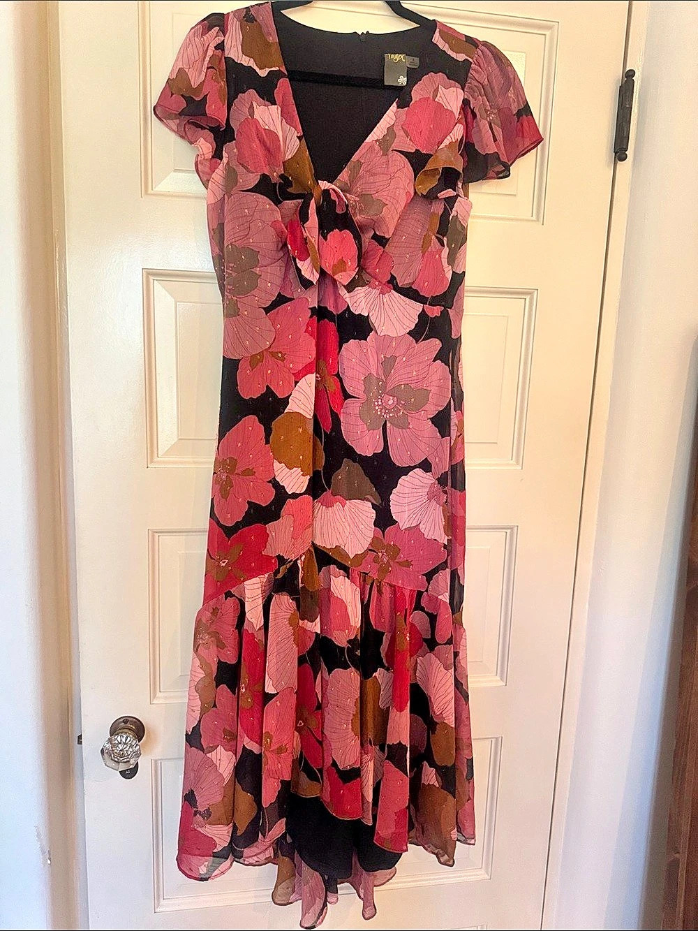 Floral Maxi Dress in Black & Pink Size Medium Like New